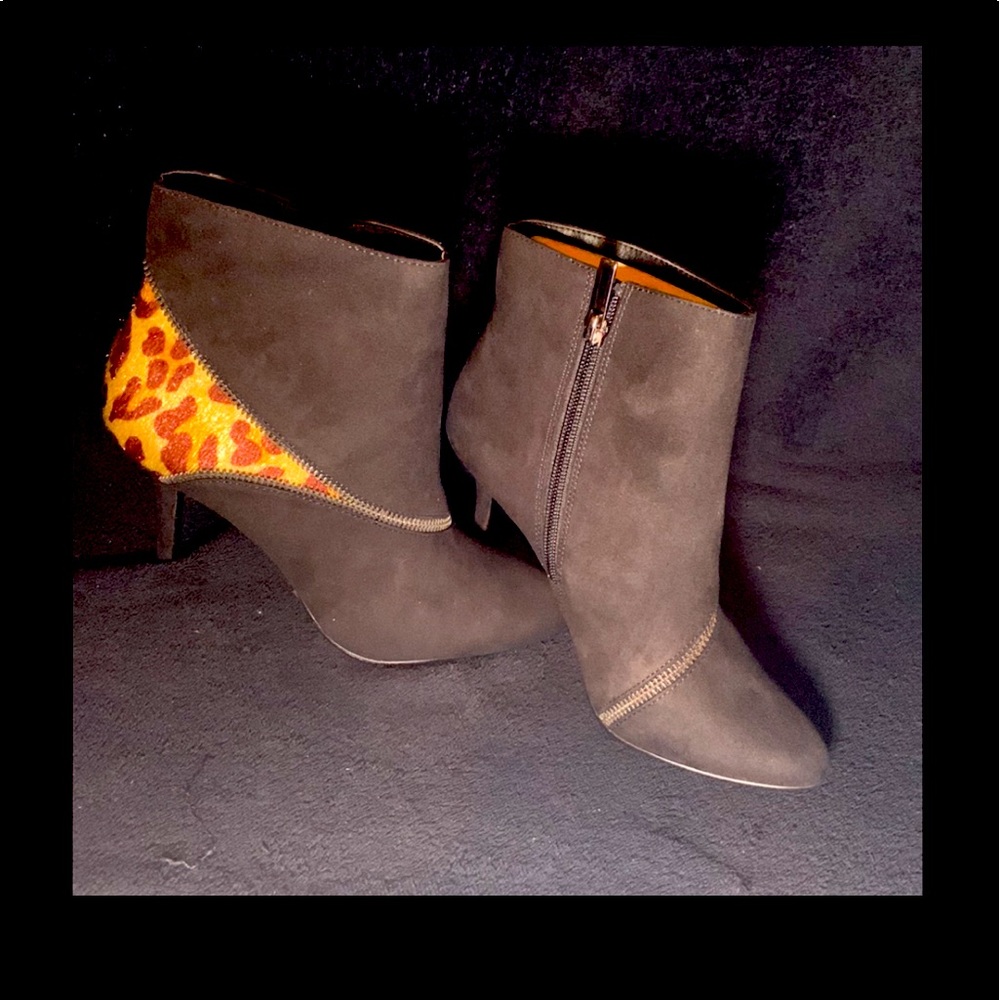 Black/pony Booties Kelly & Katie